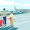飛行機に乗るカップル