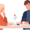 会話する男女